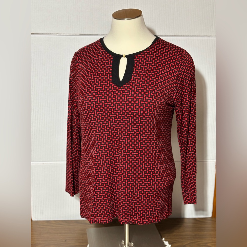 Liz Claiborne 2XL pull over top 29”L 23”p2p. Red and black